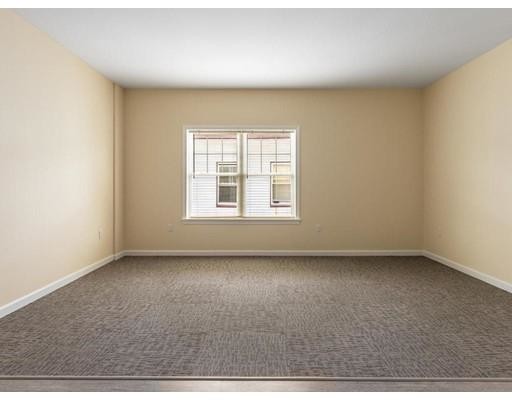 Building Photo - 73 N Common St