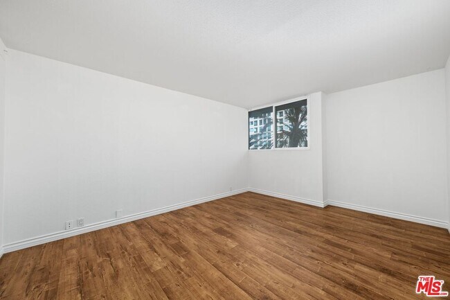 Building Photo - 10535 Wilshire Blvd
