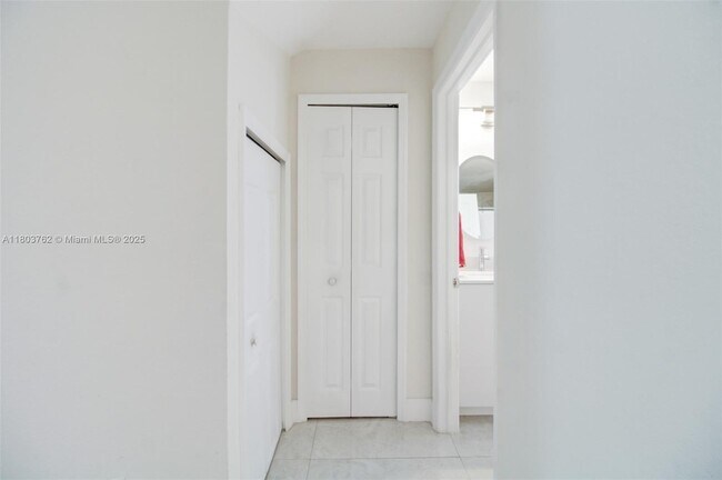 Building Photo - 15445 SW 26th Terrace