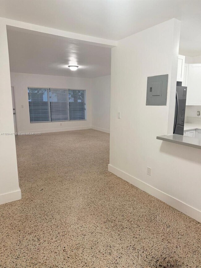 Building Photo - 855 80th St
