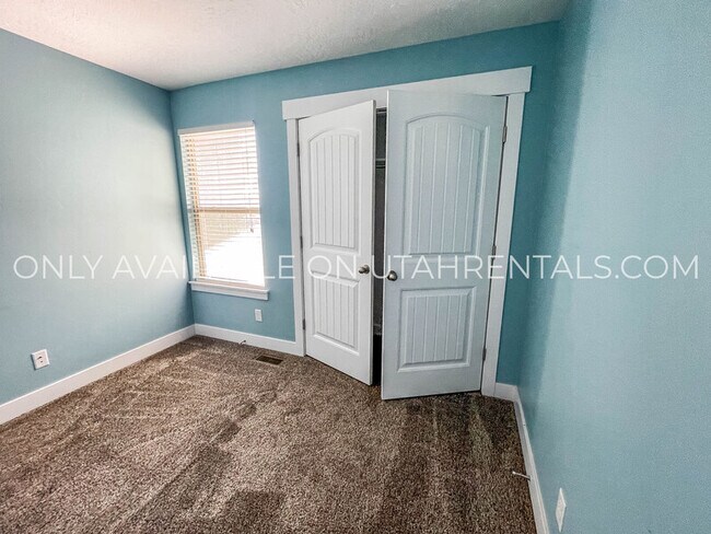 Building Photo - 4552 Long Way