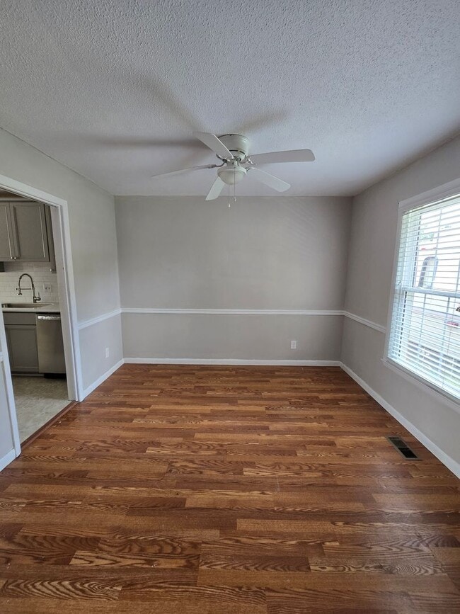 Building Photo - 6004 Shearwater Dr