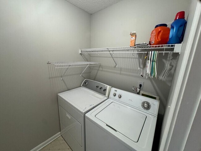 Building Photo - 7081 S Beringer Dr
