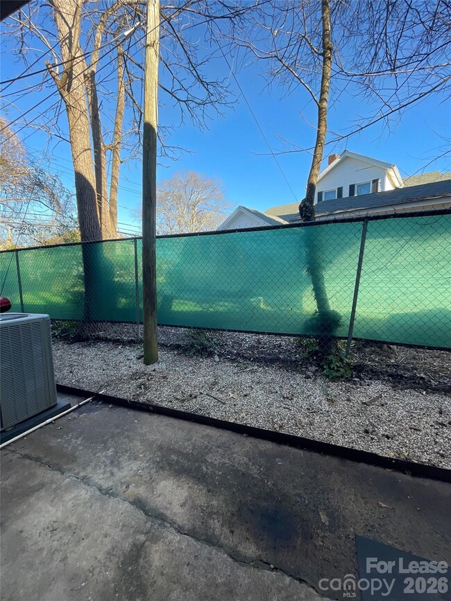 Building Photo - 206 E Glendale Ave