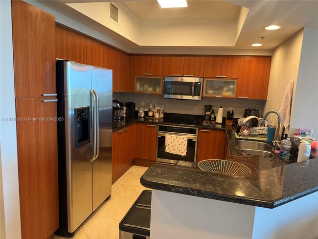 Building Photo - 15051 Royal Oaks Ln