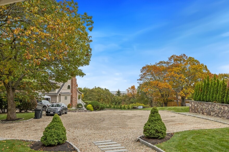 Building Photo - 9 Bagnall Ave