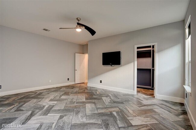 Building Photo - 230 Telluride Dr