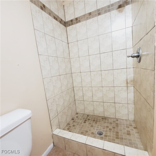 Building Photo - 3704 Broadway