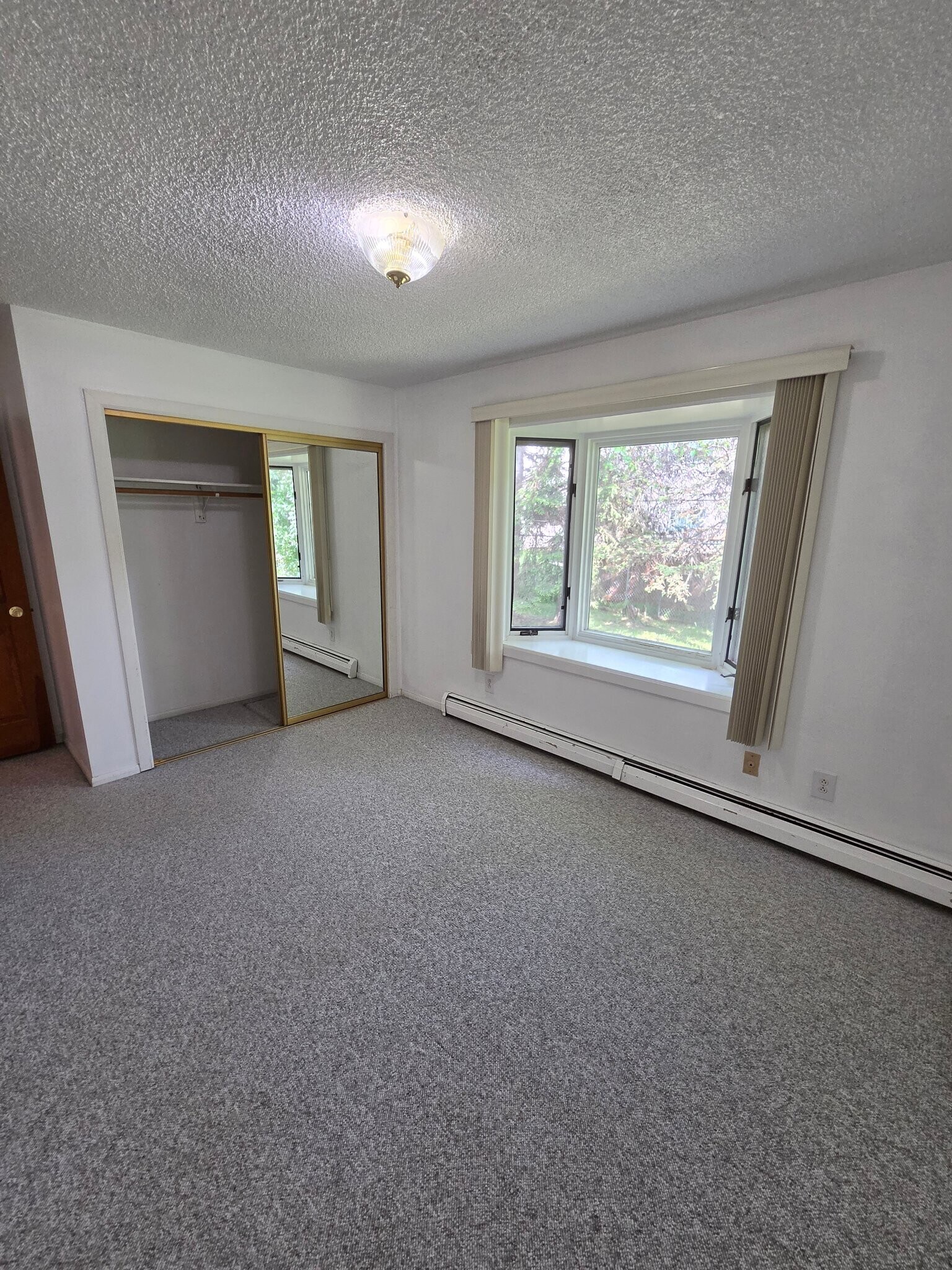 Building Photo - 5631 Renee Cir