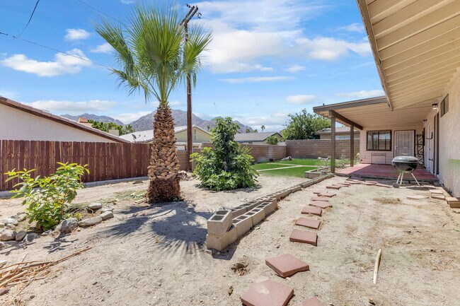 Building Photo - 53780 Avenida Diaz