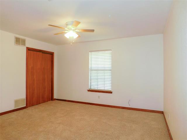 Building Photo - 110 Carolyn Ln