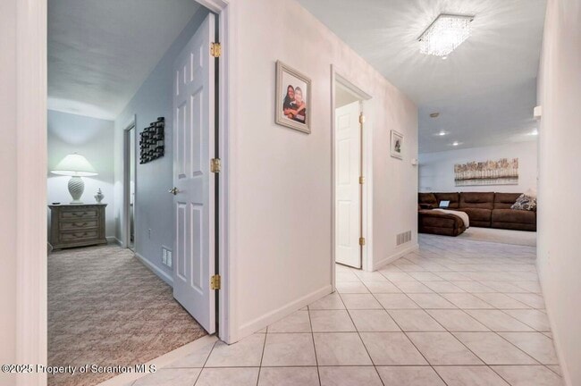 Building Photo - 11 Gilroy St