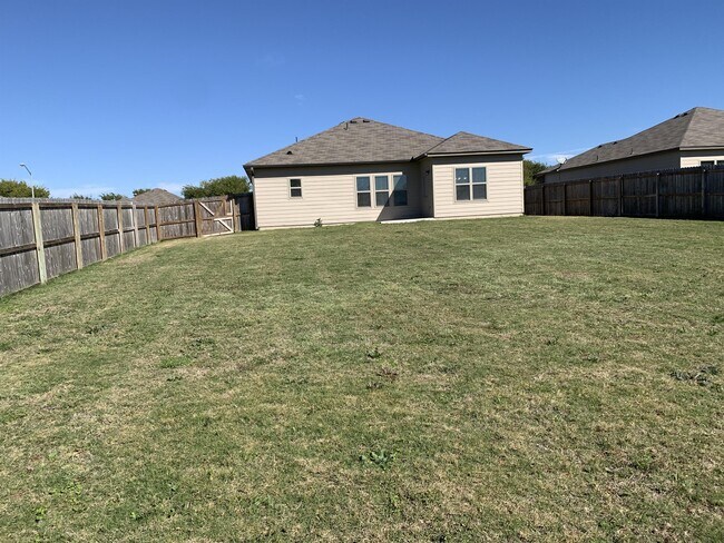 Building Photo - 7021 Tanglehead Dr
