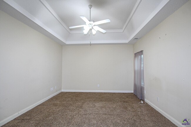 Building Photo - 221 Hummingbird Ln