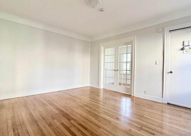 Building Photo - 453 Beach Ave