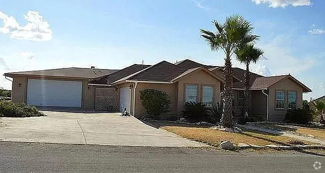 Building Photo - 123 La Paloma Dr