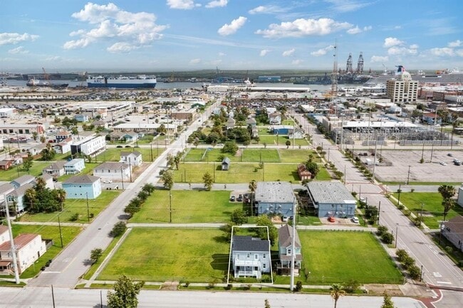 Building Photo - 2714 Avenue H