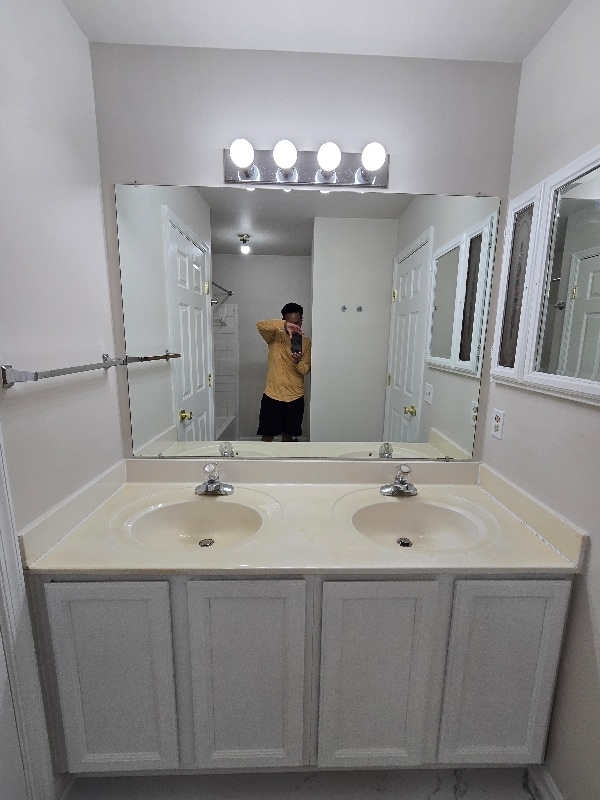 Building Photo - 16 Windbluff Ct