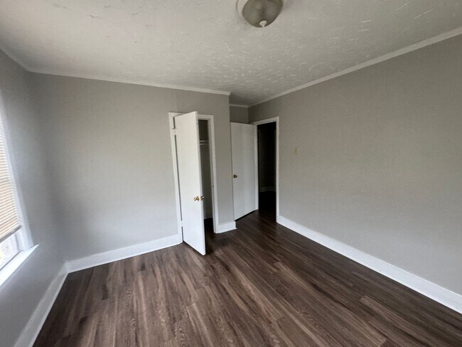 Building Photo - 1895 S Lauderdale St