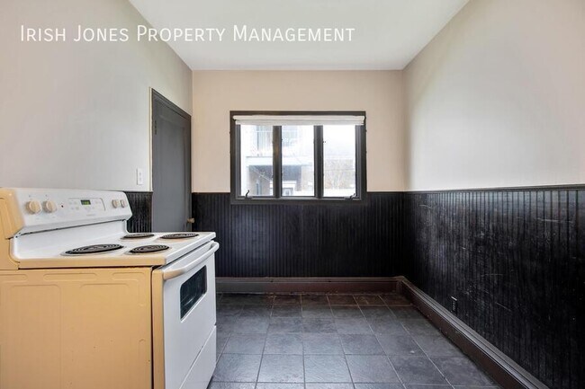 Building Photo - 138 Weimar St