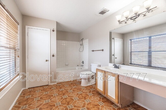 Building Photo - 6203 Lakeview Dr.