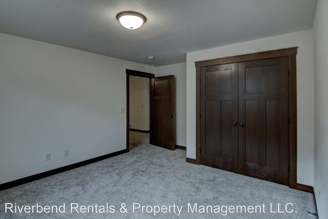 Building Photo - 3 br, 2 bath House - 4912 Waylon St