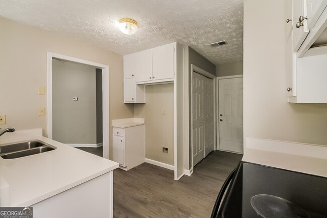 Building Photo - 155 Ingrams Ln