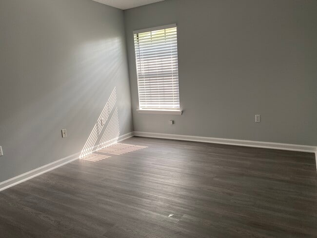 Building Photo - 16 Cypress Dr