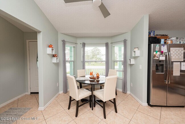 Building Photo - 721 Taluga Ave SE