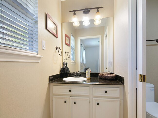 Building Photo - 25 Cokeberry St