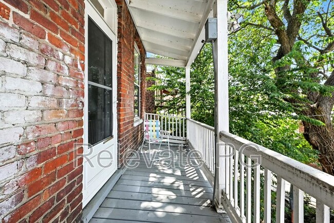 Building Photo - 24 S Davis Ave