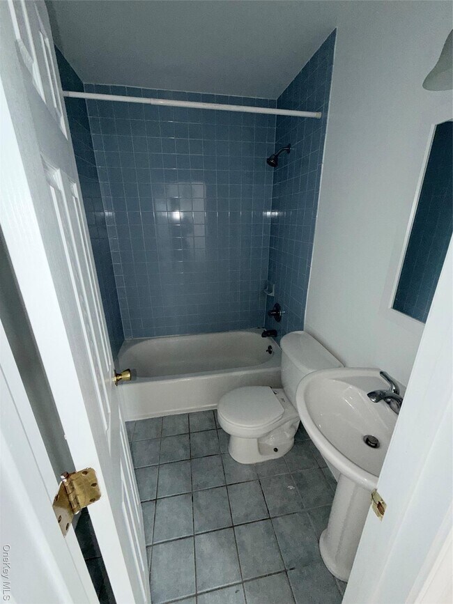 Building Photo - 219 Mary Lou Ave