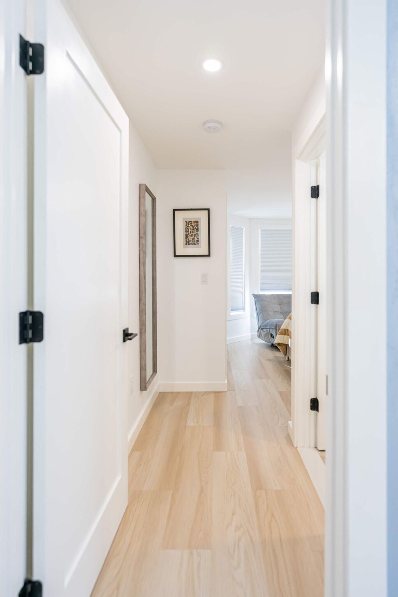 Building Photo - 42 White St Pl