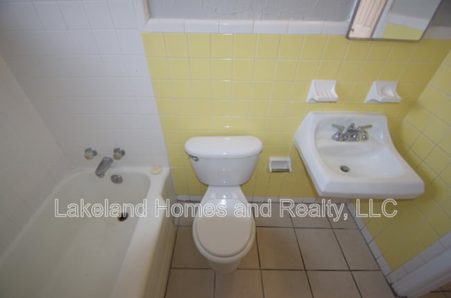 Building Photo - 1034 Berkley Rd