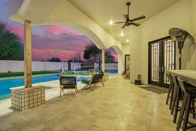Building Photo - Beautiful 6-bedroom basement home