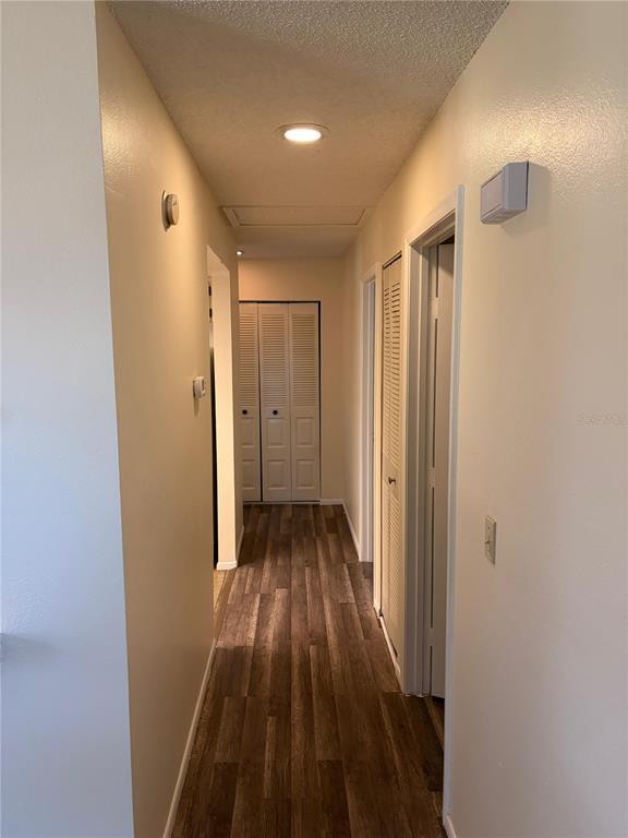 Building Photo - 533 E Curlew Pl