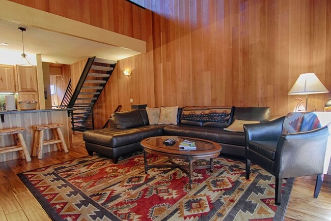 Primary Photo - SKI LEASE: Kings Beach; Updated & Well App...