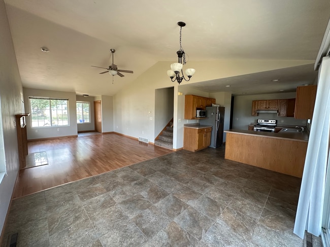 Building Photo - 2010-2012 Autumn Lane, Unit 2012