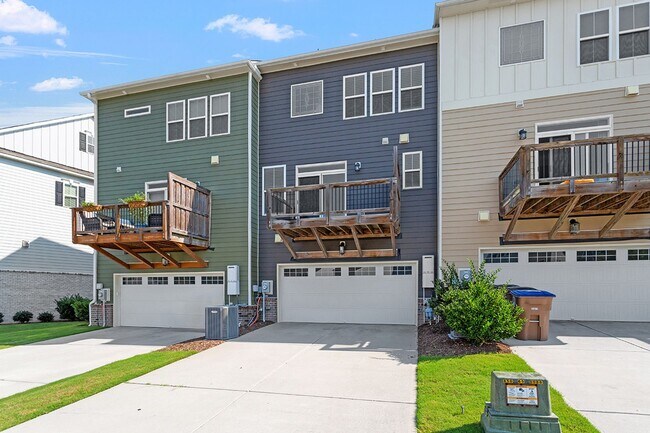 Building Photo - Spacious 4 Bedroom Townhome in Wake Forest!
