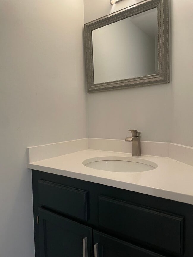 Building Photo - Luxury 2 Bedroom Condo in Centennial Lakes...