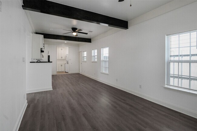 Building Photo - 531 N Estelle St