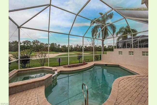 Building Photo - Pool Home Conveniently Located in The Stra...