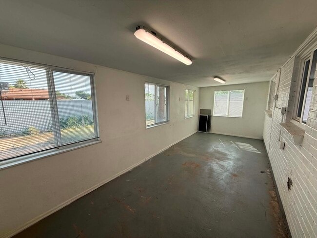 Building Photo - 4634 E Montecito St