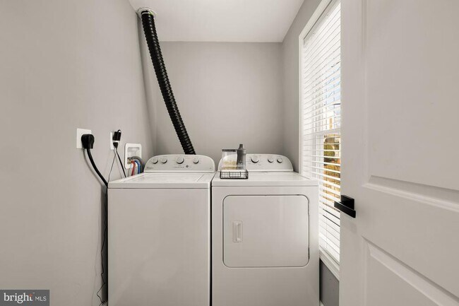 Building Photo - 4240 34th St