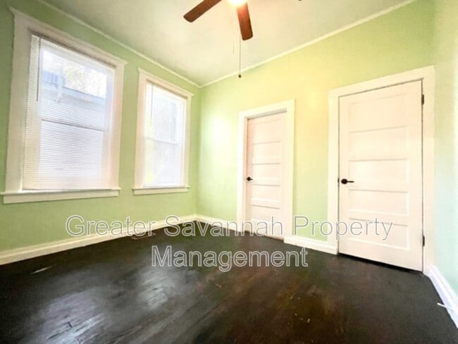 Building Photo - 637 E 39th St