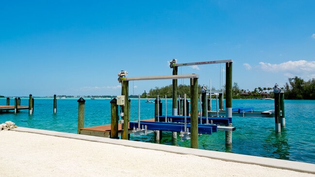 Building Photo - 7140 Longboat Dr E