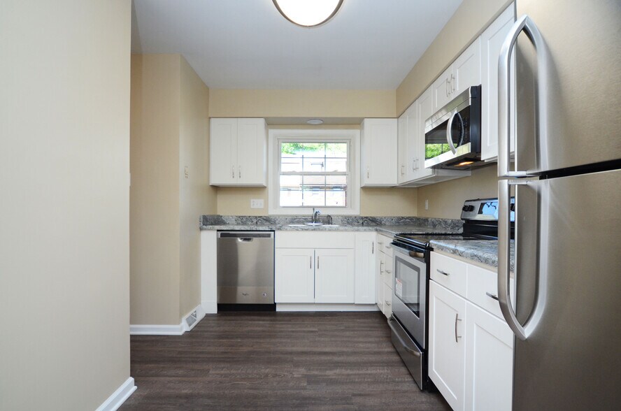 Building Photo - 121 Westfield Dr