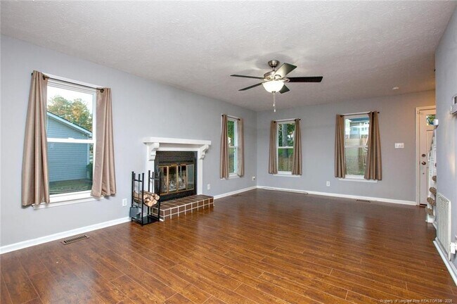 Building Photo - 1819 Eichelberger Dr