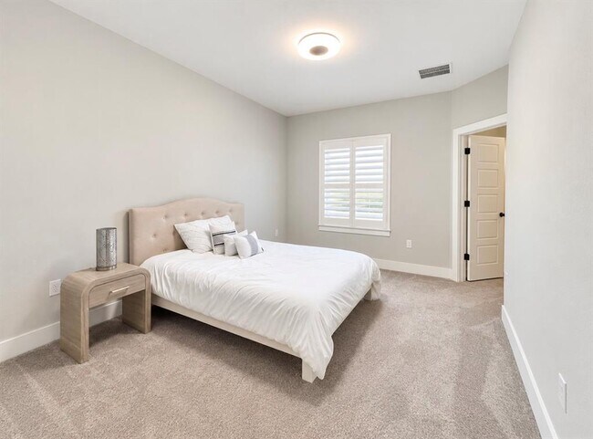 Building Photo - 6504 Trissino Dr