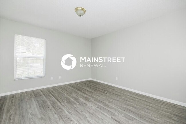 Building Photo - 4 Bedroom Pet-Friendly Home in Tampa, FL with Main Street Renewal
